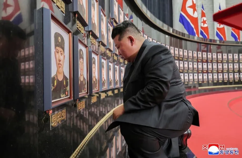 김정은의 감동적인 추모: 우크라이나에서 러시아를 위해 싸우다 전사한 북한군