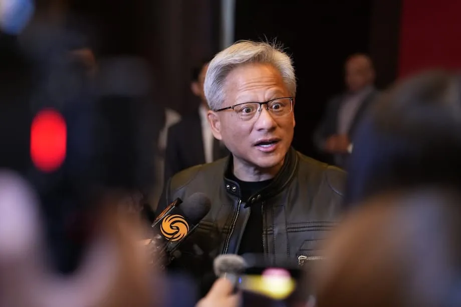 엔비디아 수출 금지 속 중국 캠브리콘 급부상: 반도체 전쟁이 세계 AI 경쟁을 어떻게 바꾸고 있나