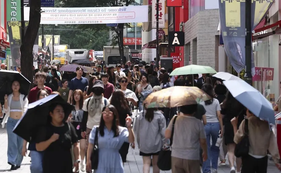 중국 단체관광객 무비자 입국 추진에 한국서 거센 반발…보건 우려와 정치권 논쟁 확산