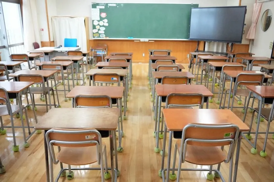 일본 교사들은 왜 여전히 OECD 국가 중 가장 오래 일할까