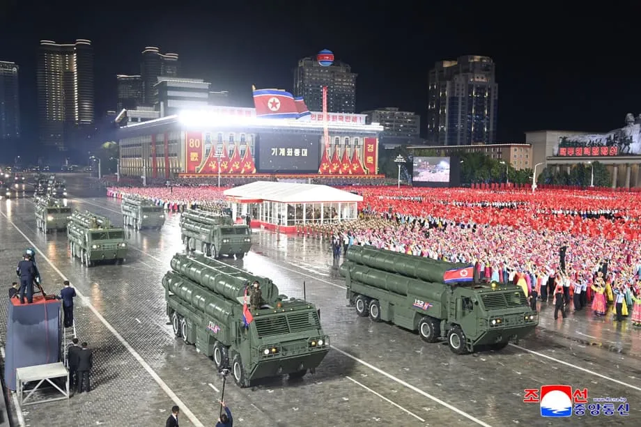북한, APEC 정상회의 앞두고 탄도미사일 발사…극초음속 체계 주장