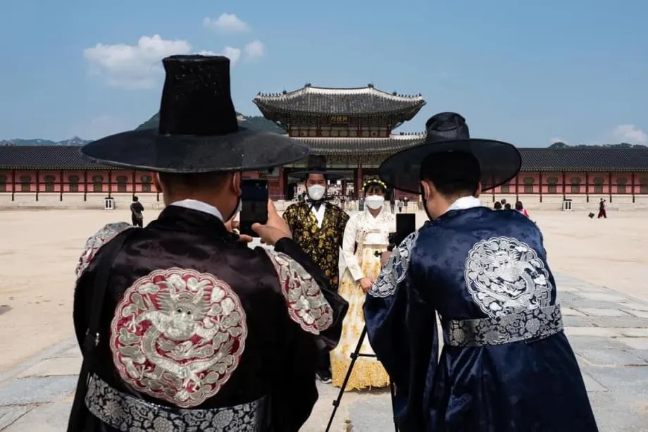 중일 긴장 고조에 중국 여행객의 최우선 여행지로 떠오른 한국