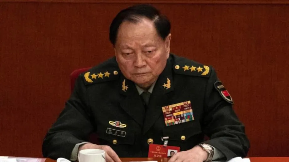 시진핑, 전례 없는 군부 개편으로 중국 최고위 장성 숙청