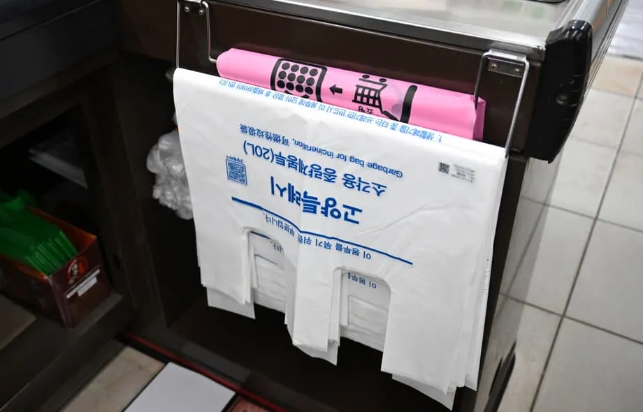 이란 전쟁, 의료용품·식량 안보 위협하는 글로벌 석유화학 위기 촉발