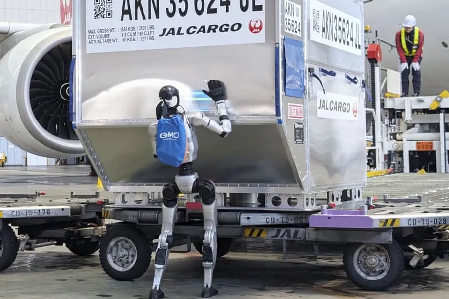Japan Airlines utilizará robots humanoides para despachar el equipaje a ...