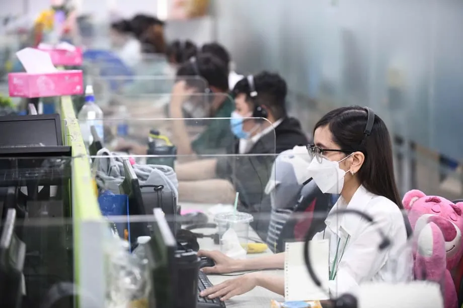 베트남 직장의 역설: 높은 삶의 낙관론 뒤에 가려진 심각한 직원 몰입 위기