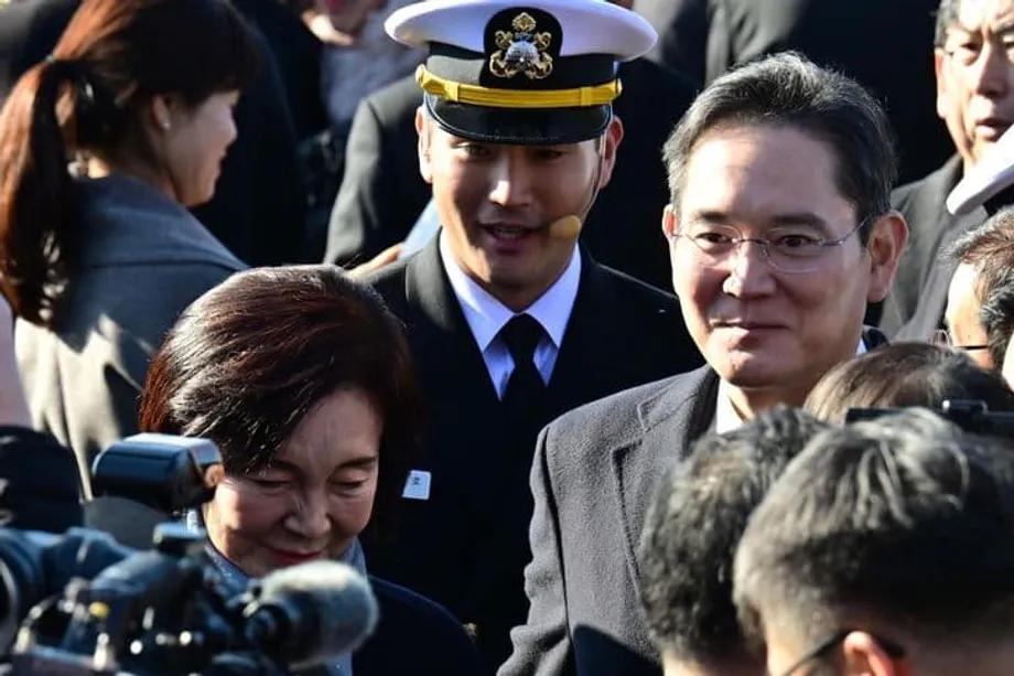 재벌가 후계자들, 글로벌 리더십 위해 해군 복무의 새 길을 열다