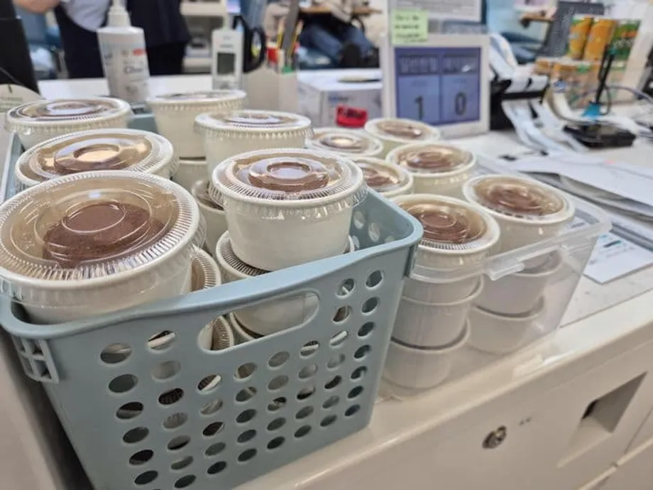 한국, 화제의 쿠키와 K팝 포토카드로 만성적인 혈액 부족에 대응