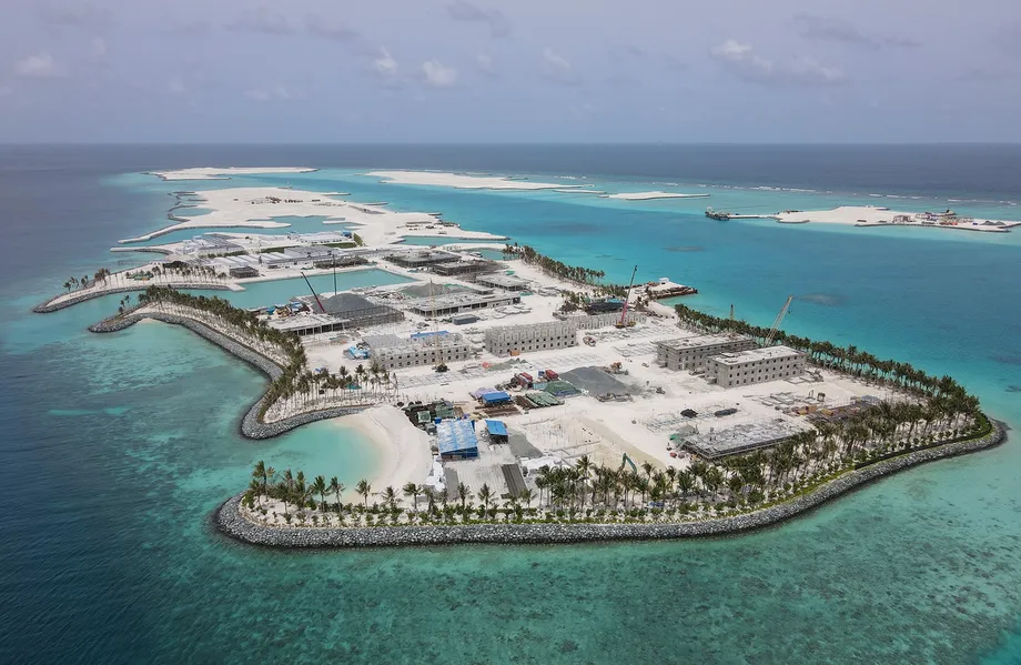 Maldives Bets on Luxury Island Residency as Finance and Reef Concerns Grow