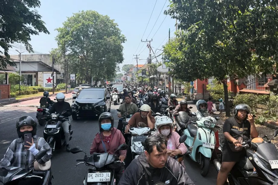 Bali Fuel Queues Stretch a Kilometre as Tanker Delays Trigger Emergency Deliveries