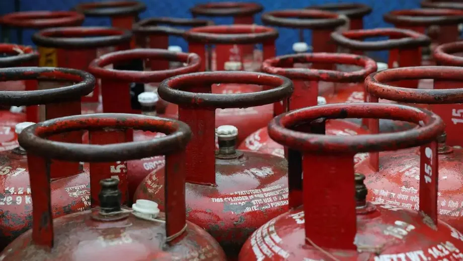 India LPG Update for November 2026: Delhi Prices, Aadhaar Checks and Refill Booking Rules